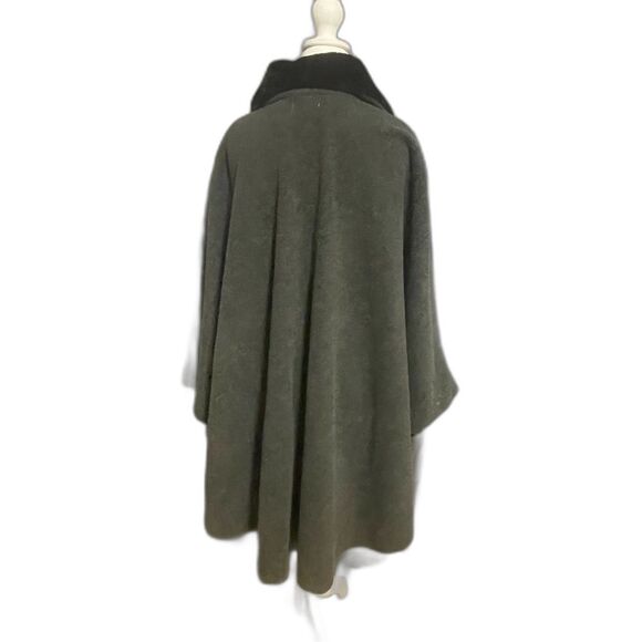 Le Moda Faux Fur Collar Toggle Cape Coat Gray Fleece Poncho One Size - Picture 4 of 11